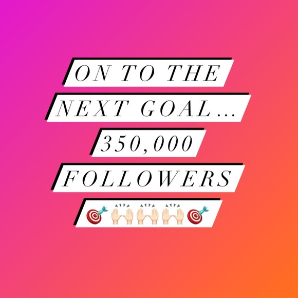 Lilly Pulitzer Tops - 🎉350,000 Followers  GOAL🎯